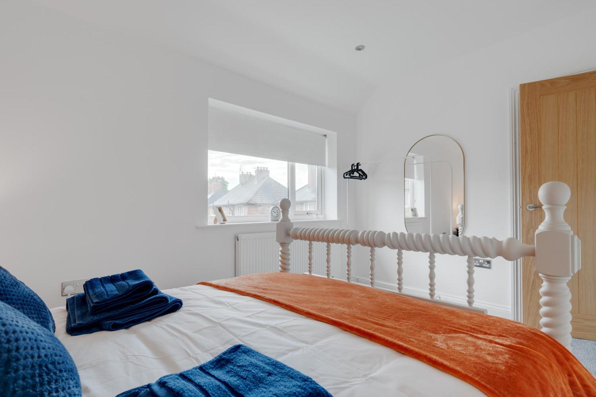 Shawe House - 10 Minute Mcr Airport - Free Parking Villa Wythenshawe Room photo